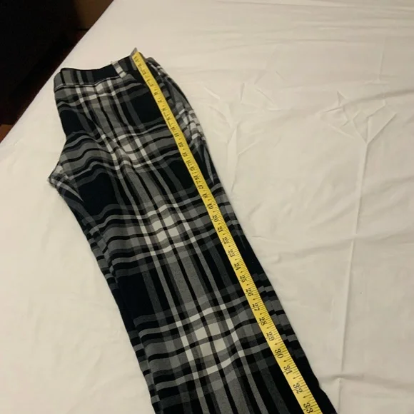 NY&C 7th Ave Collection Women’s Black & White Plaid Pants, Straight Leg, size 10 - Picture 2 of 9